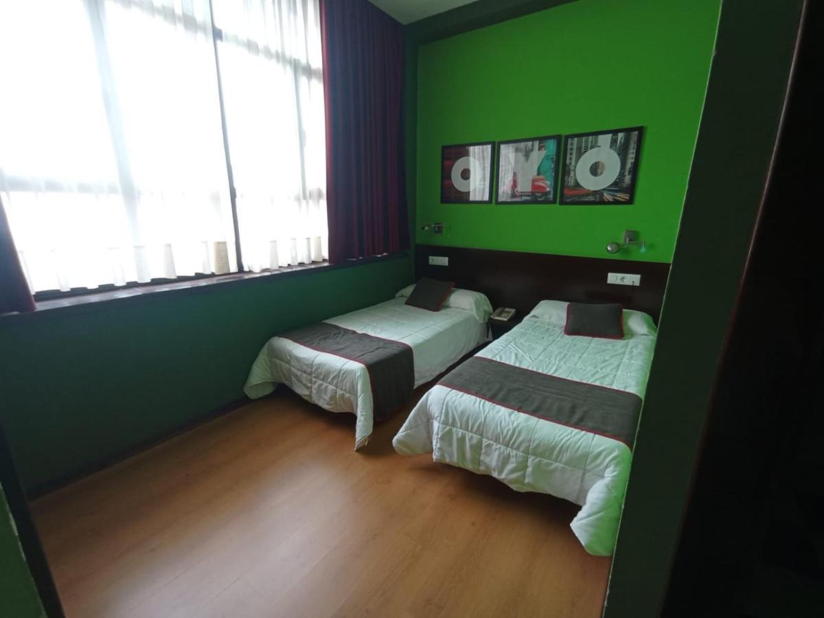 Hotel / Restaurante La Pepa Avilés Eksteriør billede